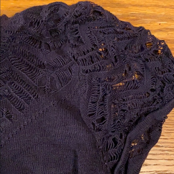 Blue top - Picture 4 of 5